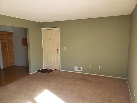 4th image of 33 Arapaho Pl #1715