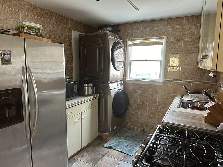 31 Illinois Ave #1 — Photo 14