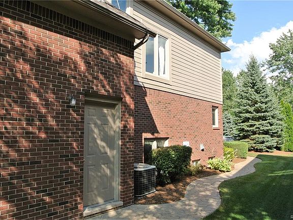5th image of 54560 Congaree Dr