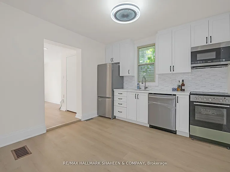 203 Quebec St — Photo 5