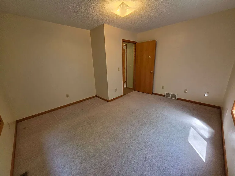 E11975 E Robin Rd — Photo 30
