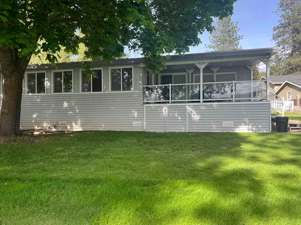 4581 Wanakiwin Dr, Loon Lake, WA 99148