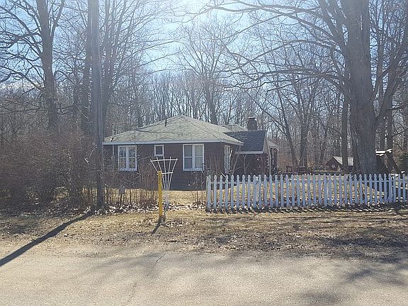 3rd image of 1076 137th Ave