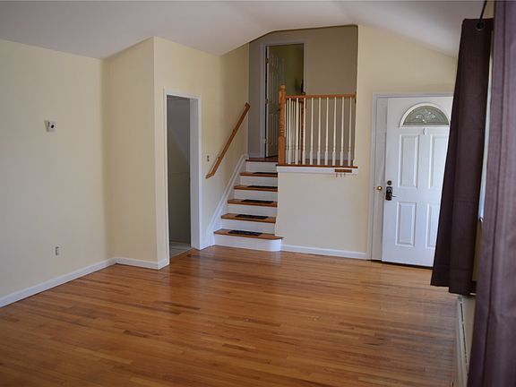 3rd image of 76 Keane Ln