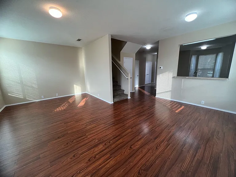 2620 Tilden Dr — Photo 3