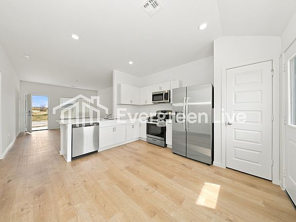 5th image of 9839 Poppy Dr