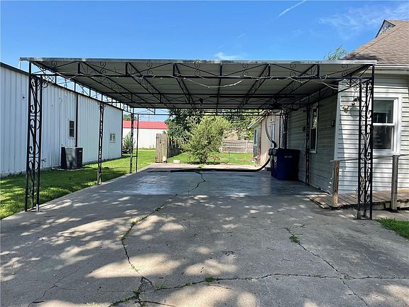 2nd image of 217 Main St