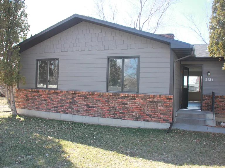 2124 Walter Rd — Photo 2