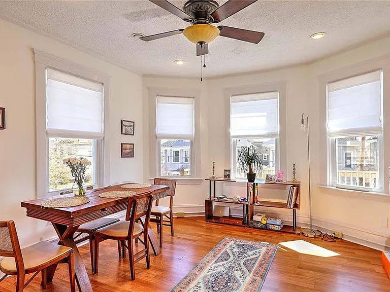 430 Morris Ave #2 — Photo 4