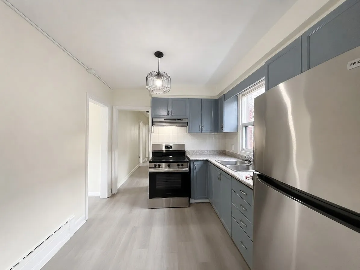 46 Montcalm Ave - Main — Photo 2