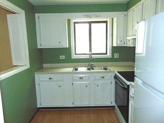 2nd image of 2317 N Neva Ave APT 116