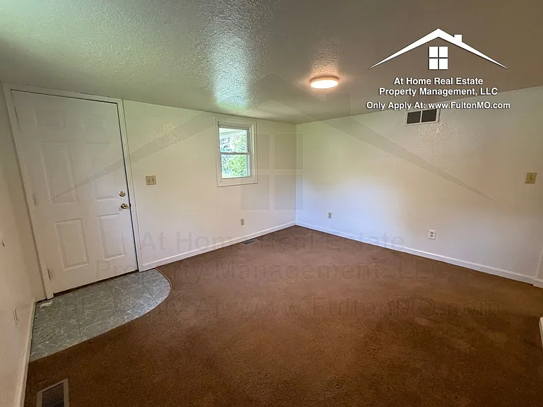 1512 Monroe St — Photo 3