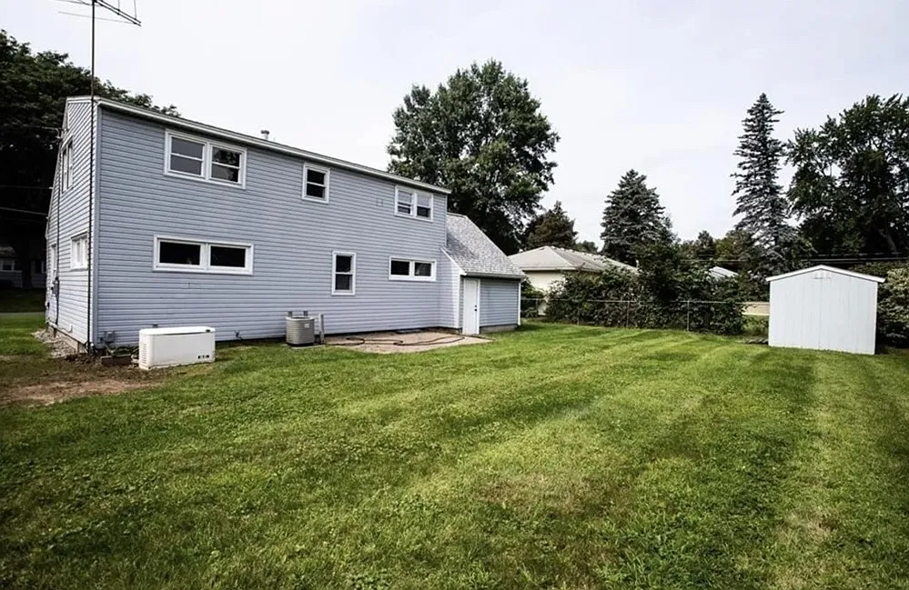 5 bed, 1548 sqft, $2,800 — Photo 3