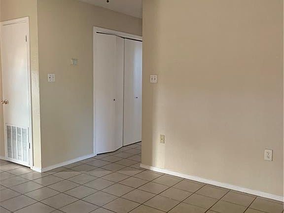 3rd image of 118 Gastel Cir APT 7