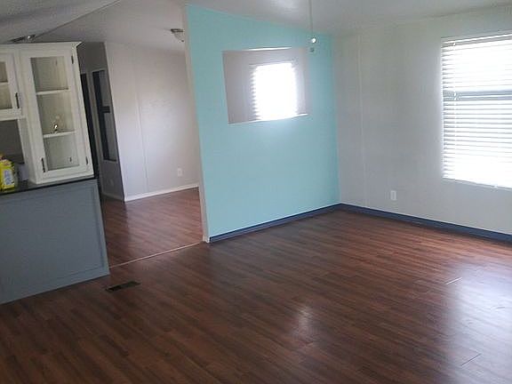3rd image of 1213 Templet Dr