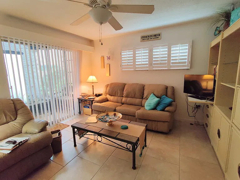509 W Venice Ave #107 — Photo 8