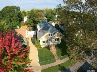 9 John St, Bay Shore, NY 11706