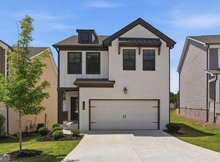 198 Station Overlook Dr, Auburn, GA 30011