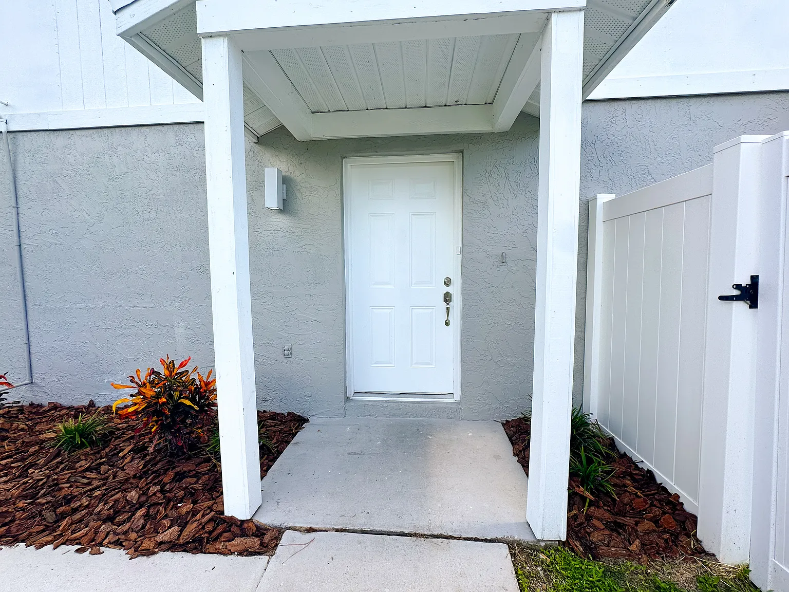 3 bed, 1048 sqft, $2,650 — Photo 3