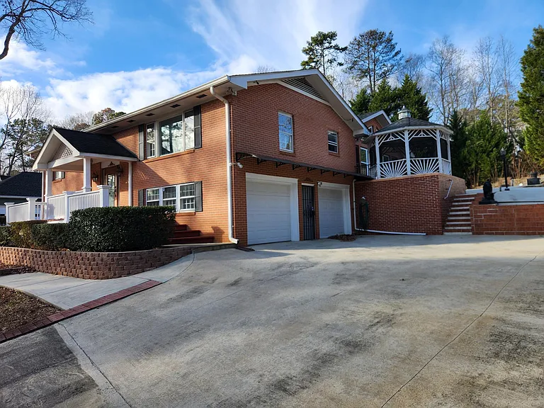 2959 Pine Hill Dr NW — Photo 3