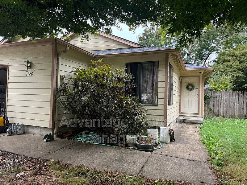 2nd image of 1126 NE Conser Pl
