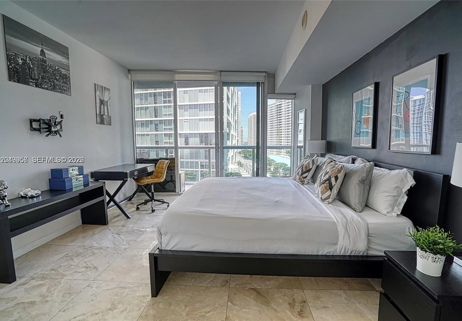 Icon Brickell Condo No 3 — Photo 3