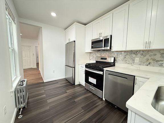 3rd image of 81 Alder St #C