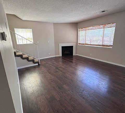 5th image of 400 Riverfront Dr APT B
