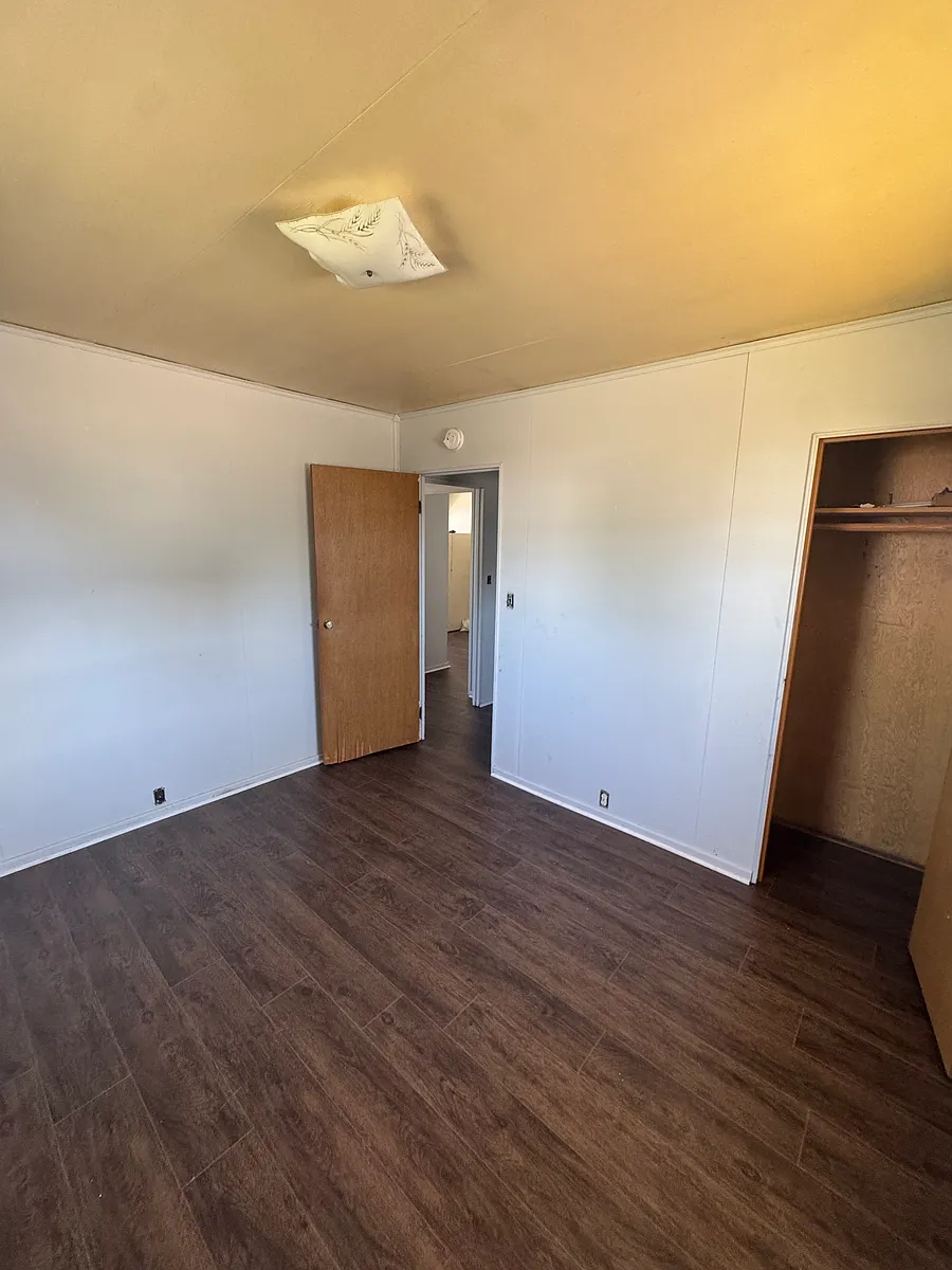 Building Photo - 615 E 31st St #615