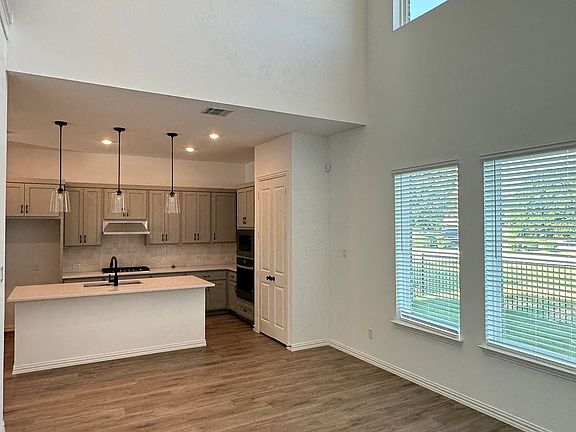 3rd image of 4256 Watson Way