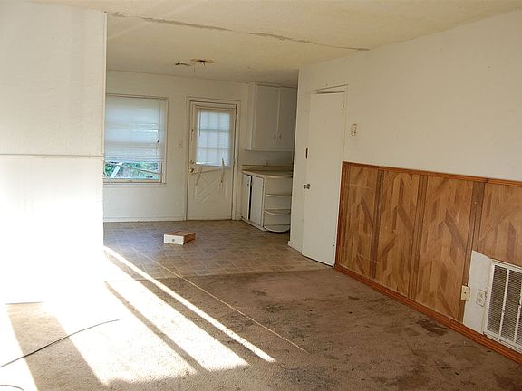 2nd image of 2204 NW 19th St