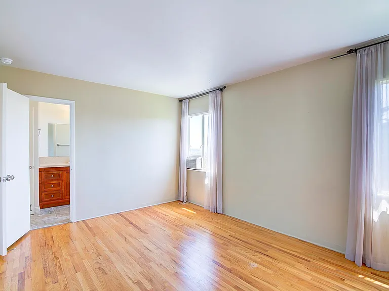 1802 Loma St — Photo 23