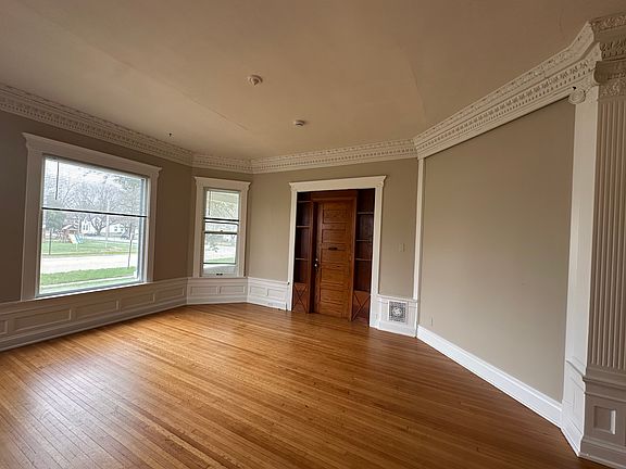 Intricate original moulding