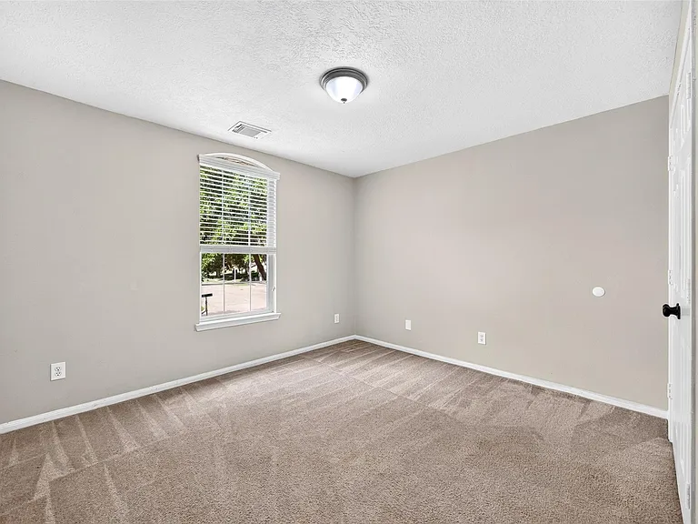 7603 Kenmark Ct — Photo 35