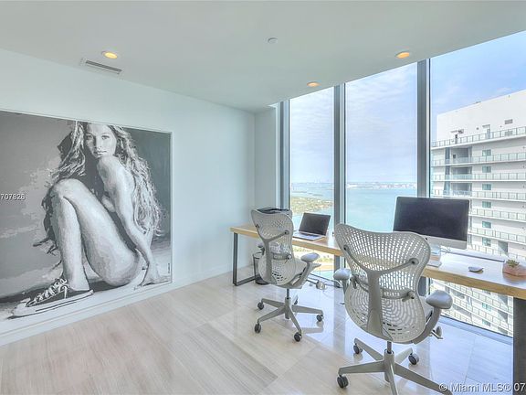5th image of 650 NE 32nd St Unit 5304