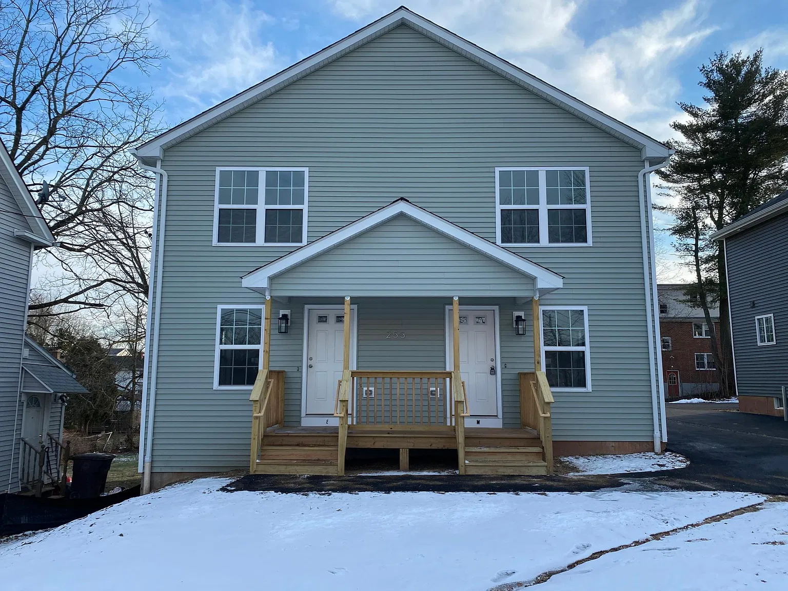3 bed, 1.5 bath, 1030 sqft, $2,150 — Photo 1