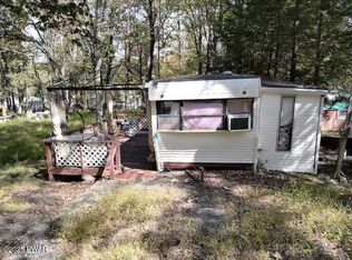 225 Forest Glen Dr, Milford, PA