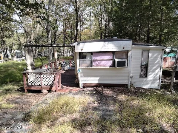 225 Forest Glen Dr, Milford, PA 18337