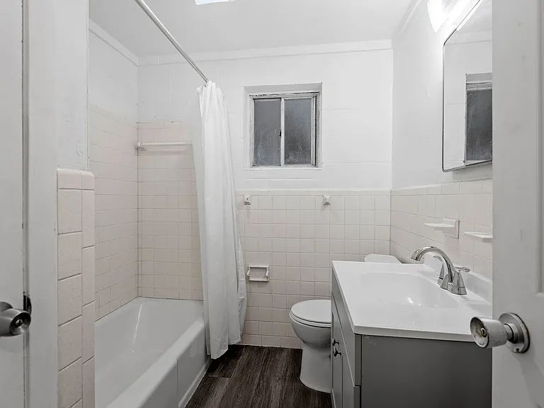 615 E. Park Avenue — Photo 22