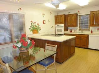 11 Lakewood Dr, Racine, WI 53402