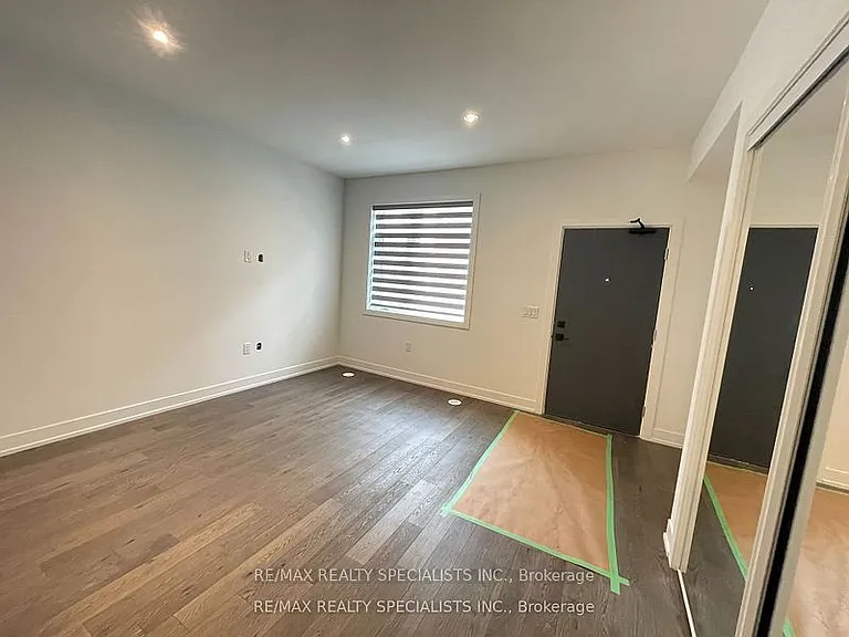 1095 Douglas McCurdy Cmn #157 — Photo 15