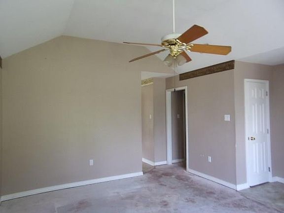 3rd image of 61495 Shady Pine Dr