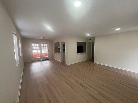 4th image of 3628 Oak St