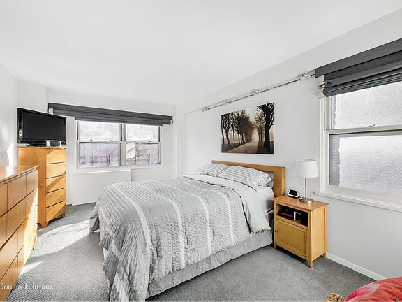 3rd image of 166 E 35th St APT 5G