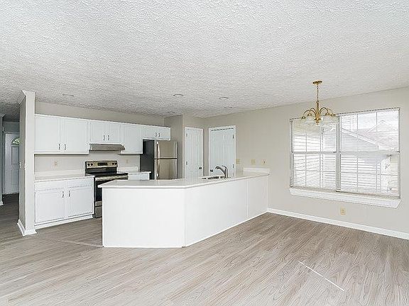 5th image of 509 Amquiwood Ct