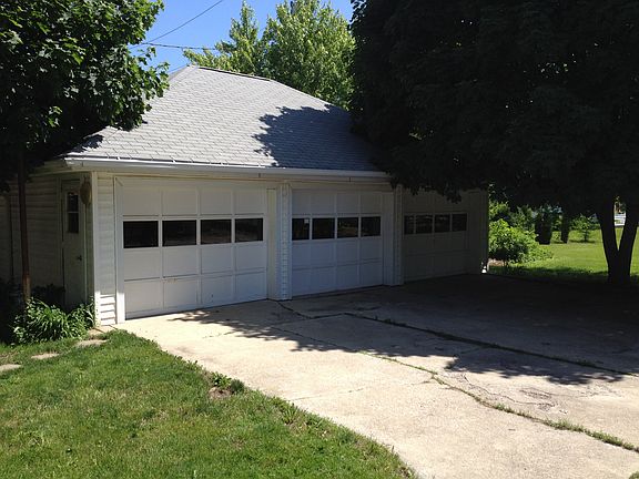 1 Garage Stall Included