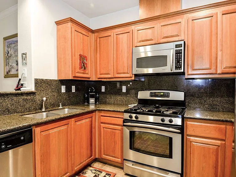 3290 Maguire Way — Photo 6
