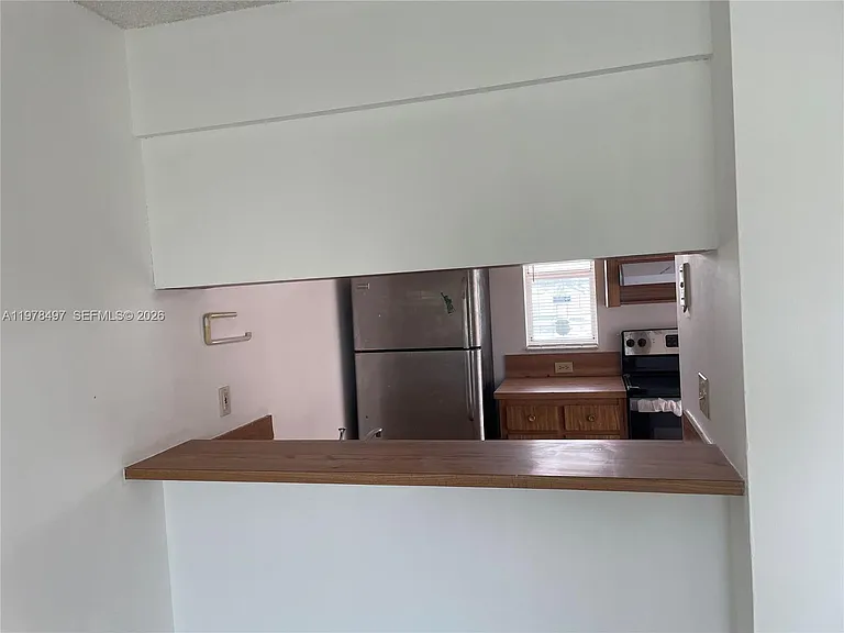 918 Twin Lakes Dr #8-M — Photo 10