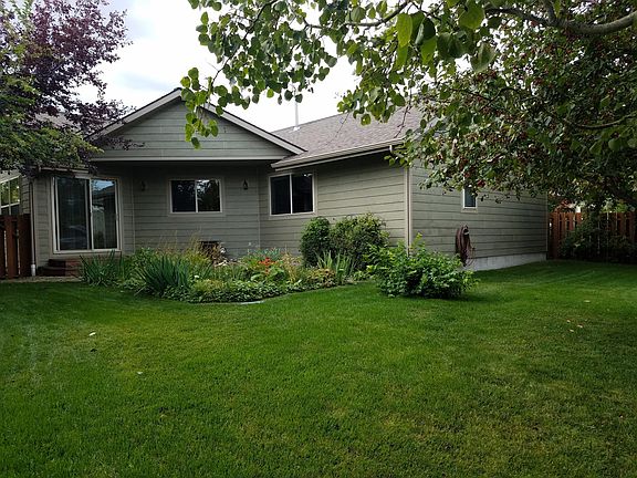 2nd image of 3019 Oliver St