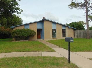 5005 Oregon Ct, Grand Prairie, TX 75052